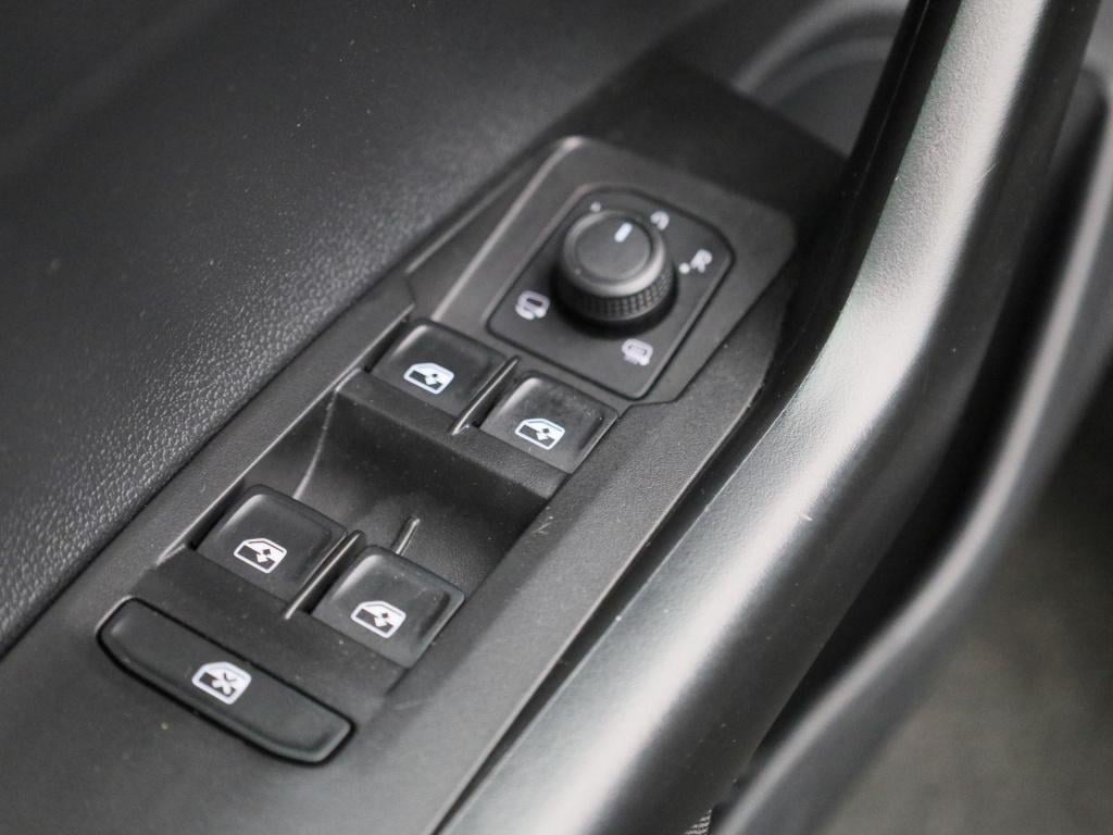 Volkswagen Polo 1.0 tsi life business | lmv | virtual cockpit | cruise cont