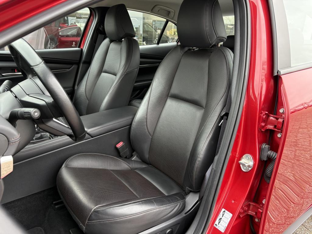 Mazda 3 sedan 2.0 e-sa-g comfort leather pack trekhaak