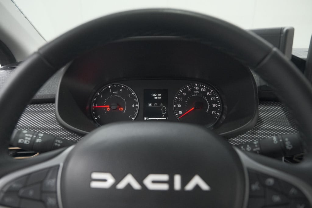 Dacia Sandero Stepway tce 90 expression | camera | dodehoekdetectie | navig