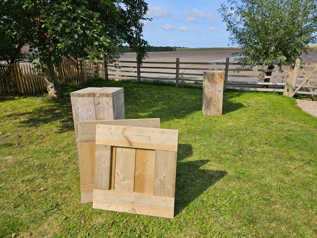 Bartafel, statafel van steigerhout met afneembaar blad 2 stuks.
