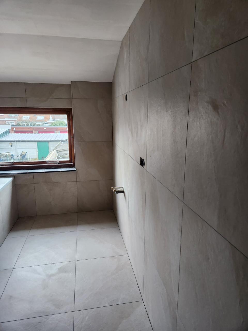 Tegelzetter nodig? Bel/app: 06 21937244 of Mail: jvbtegelzetter@gmail.com