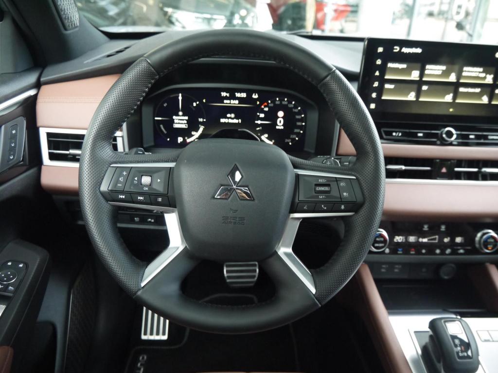 Mitsubishi Outlander 2.4 phev instyle+