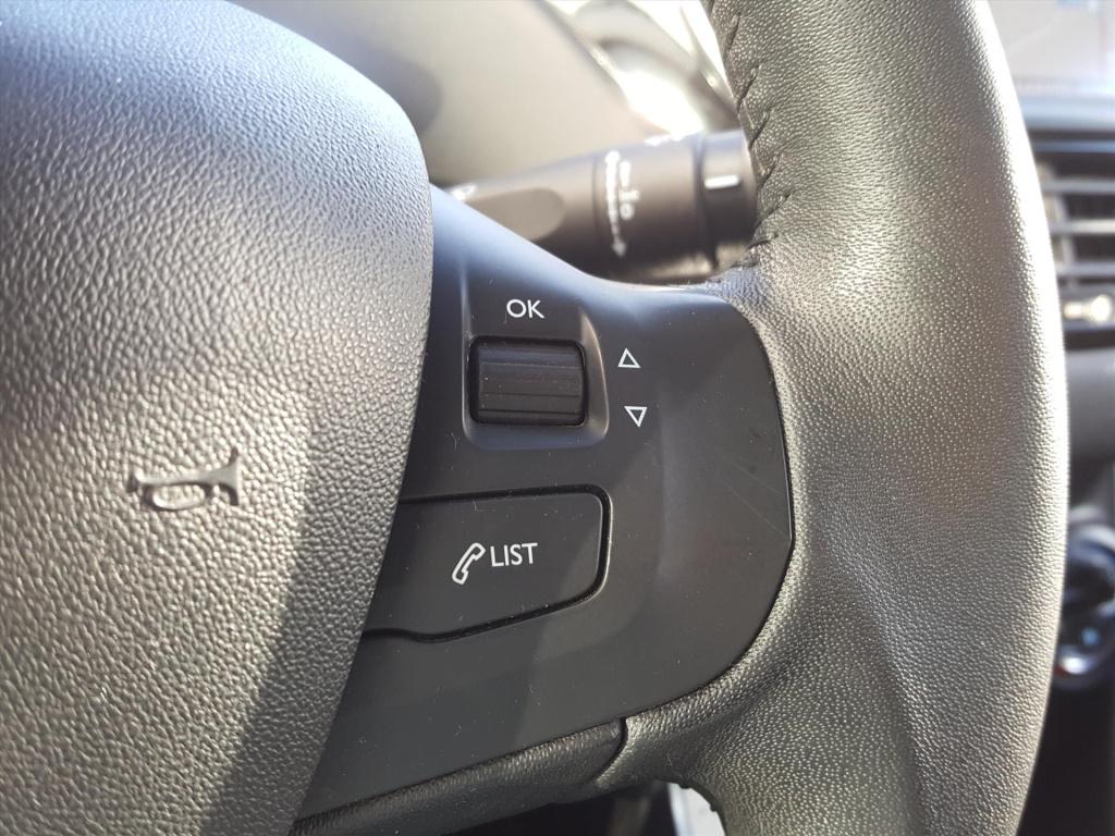 Peugeot 208 1.2 vti 82pk 5d urban soul navigatie | cruise control | airco |