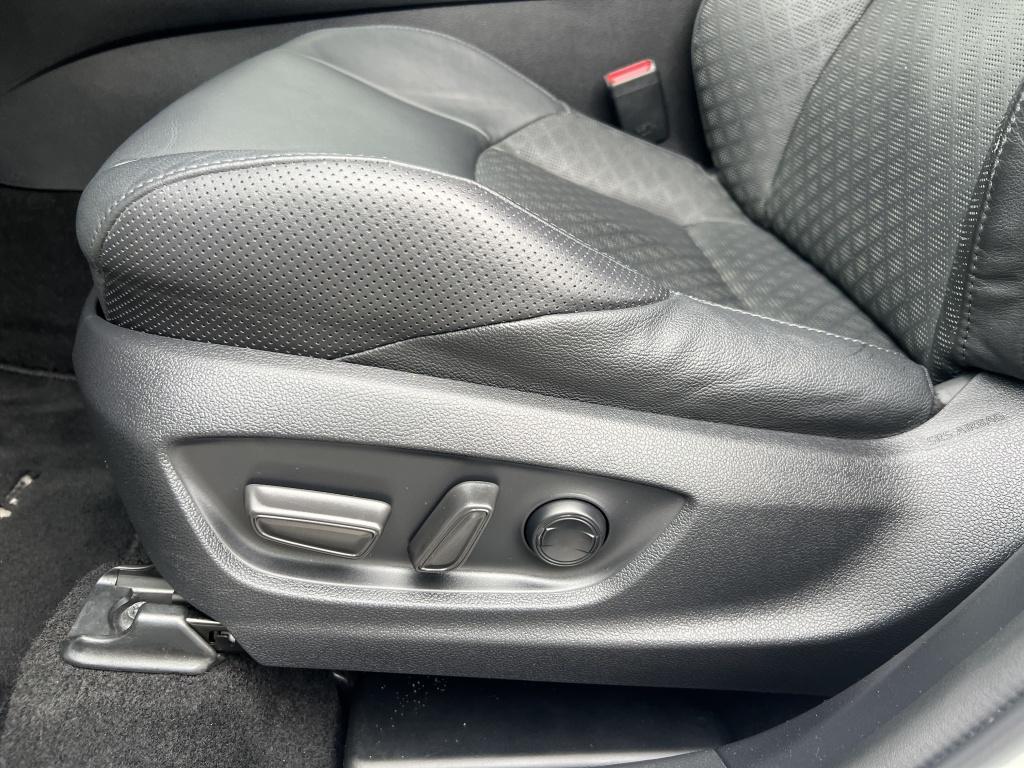 Toyota C-hr 2.0 hybrid executive