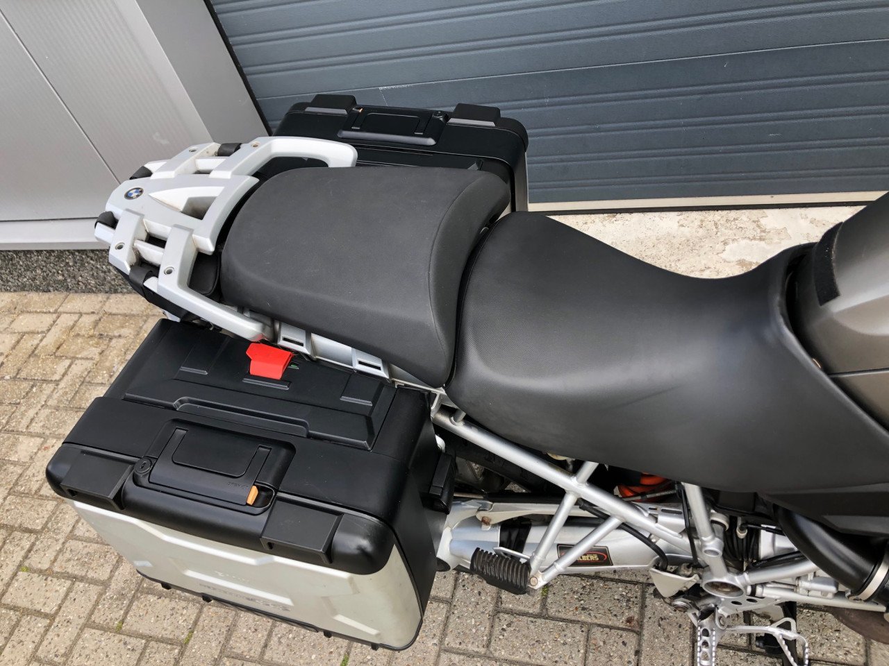 BMW R1200GS. 2010 met 142 dkm, ABS, valbeugel, zijkoffers rijklaar €5250,-