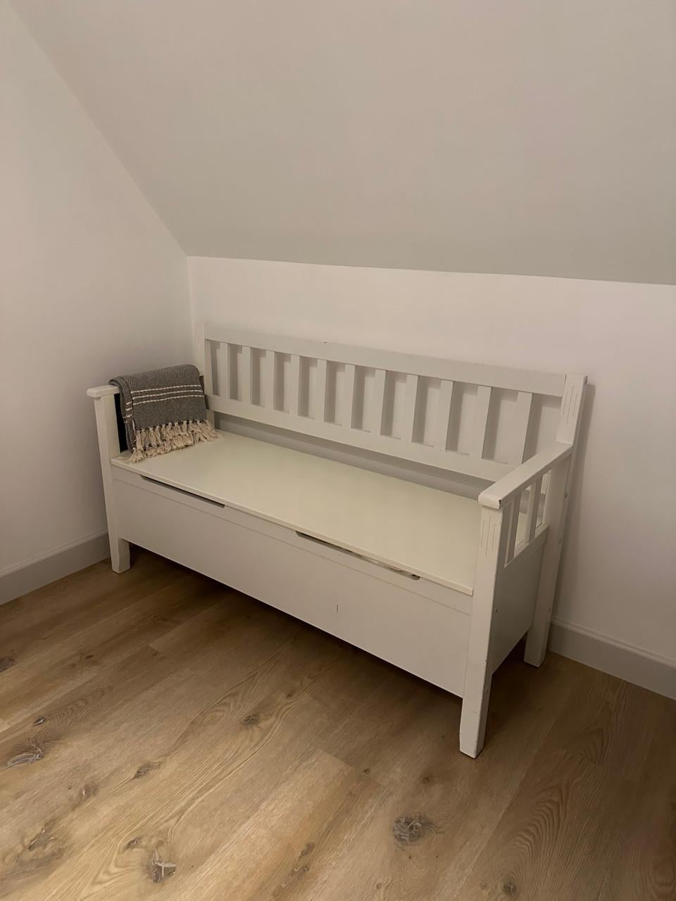 Bankje met obergruimte