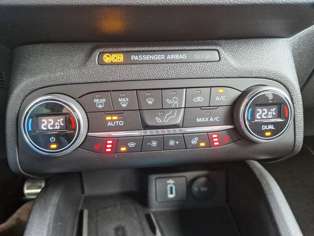 Ford Focus 1.0 ecoboost hybrid 125pk st line x , trekhaak , carplay , camer