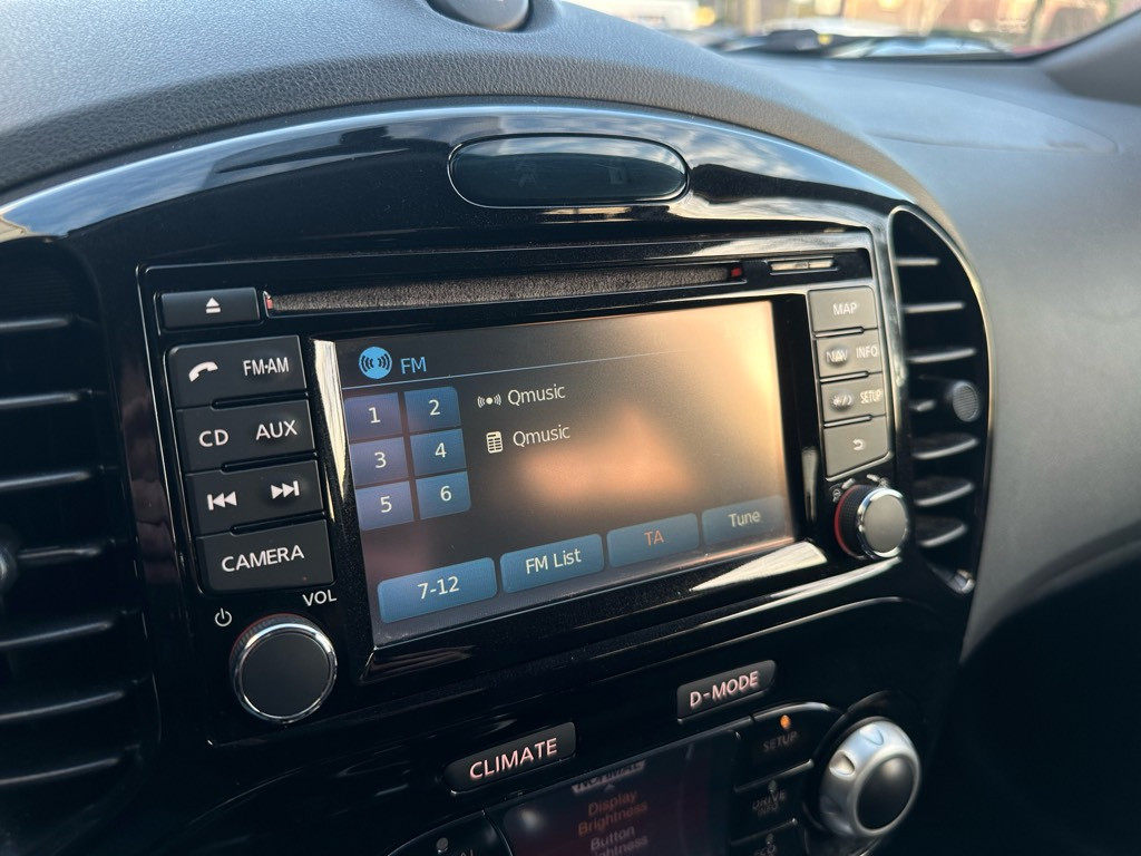 Nissan Juke 1.6 connect ed. cruise control / camera / climate