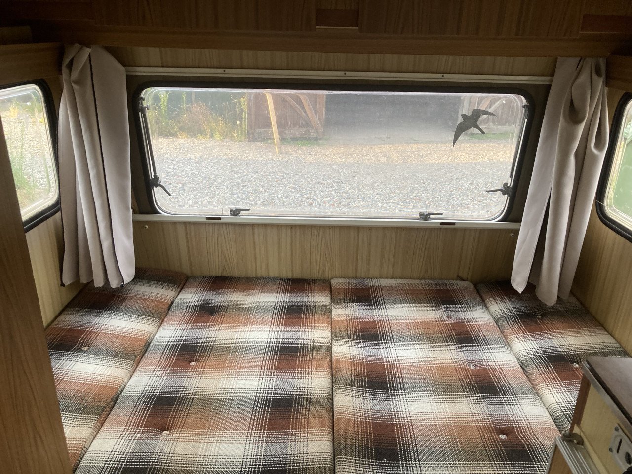 Caravan Chateau met voortent en eigen kenteken!!