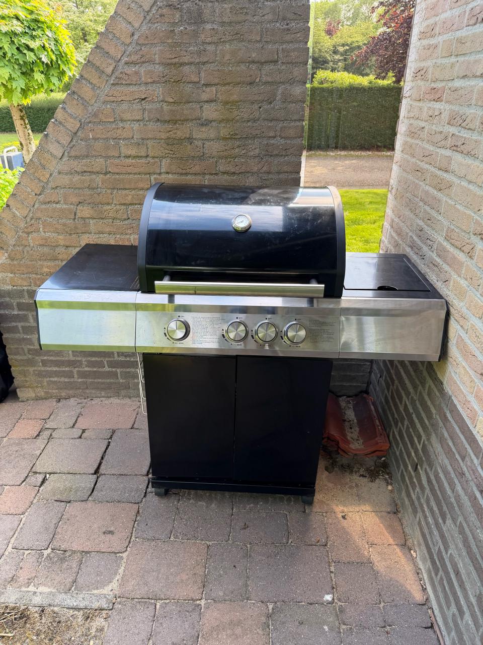 Tarrington gas BBQ incl. hoes
