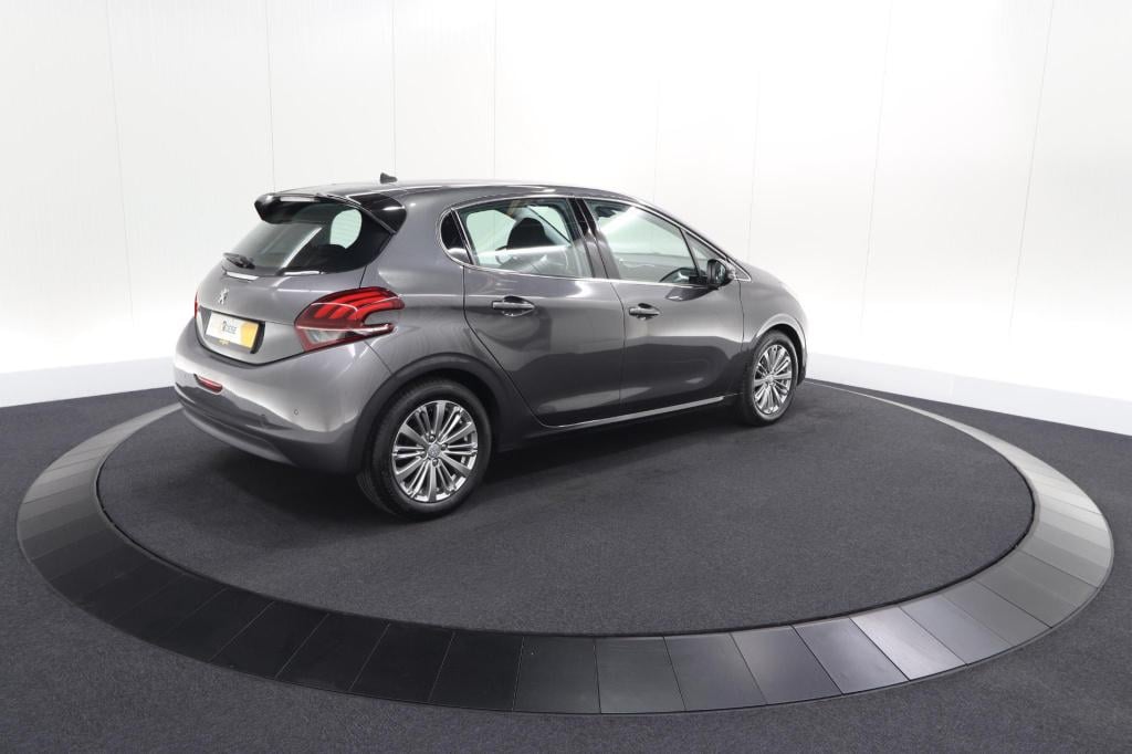 Peugeot 208 puretech 82 blue lease allure | parkeersensoren | climate contr