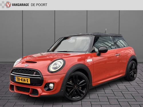 Mini Cooper mini 2.0 jcw | nl-auto | pano | leder | stoelverw. | h&k | spor