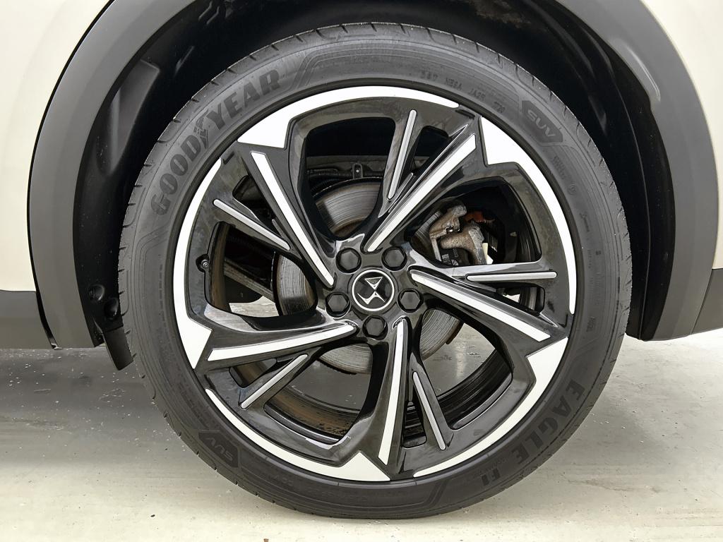 Ds Ds 7 crossback e-tense 300pk 4x4 automaat louvre | leder | adaptive crui