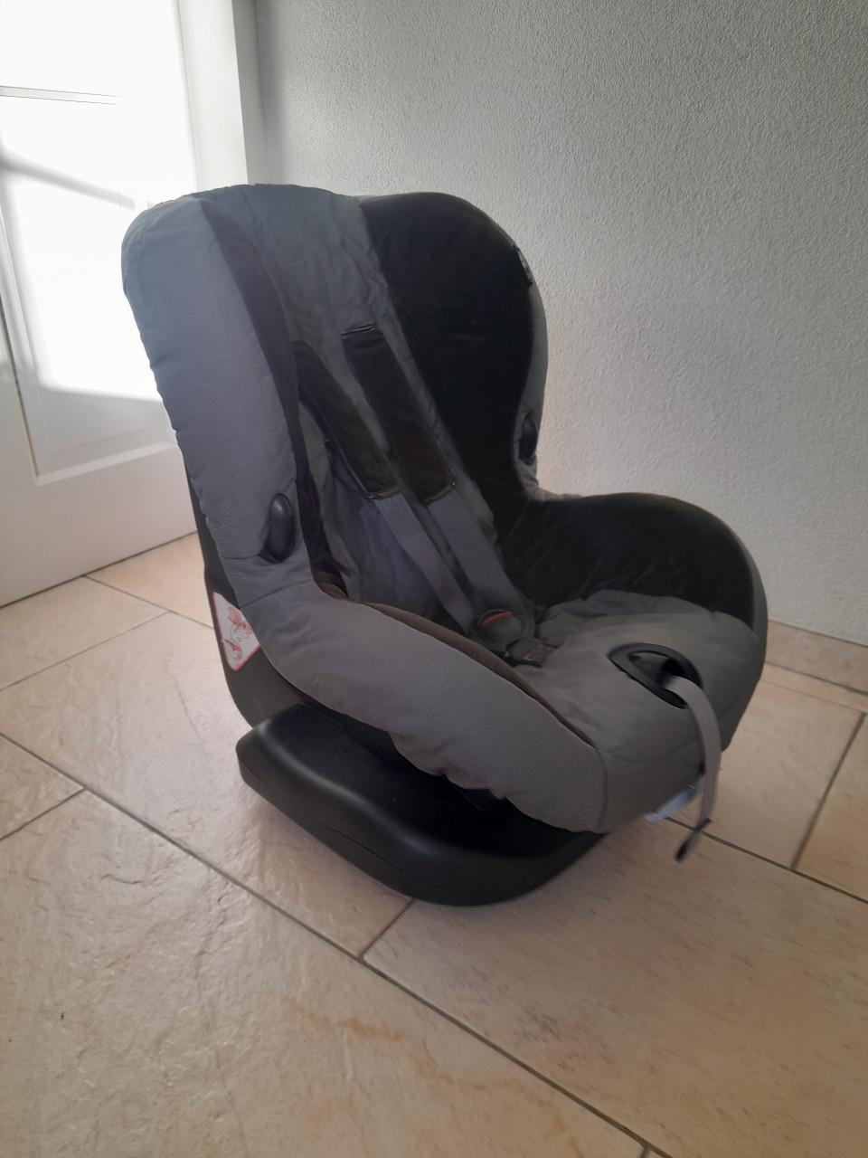 Maxi cosi autostoel 9/18 kg (in goede staat )