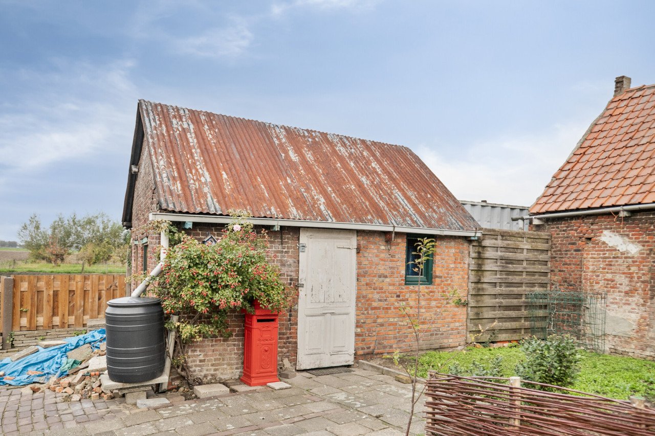 Fluistertip, half vrijstaande woning met fijne tuin, schuur, overkapping