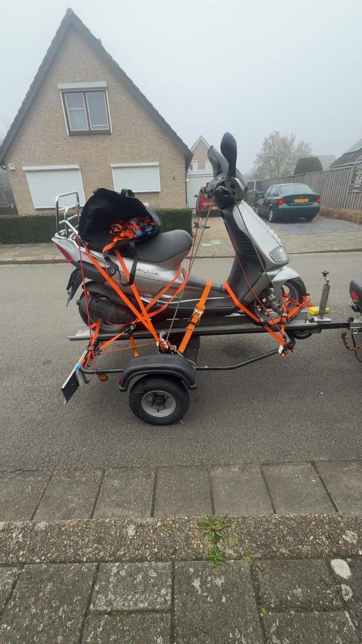 Piaggio Skipper Lx motor scooter met aanhanger