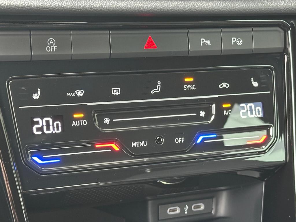 Volkswagen T-roc 1.5 tsi 150pk dsg r-line | black style | camera | keyless 