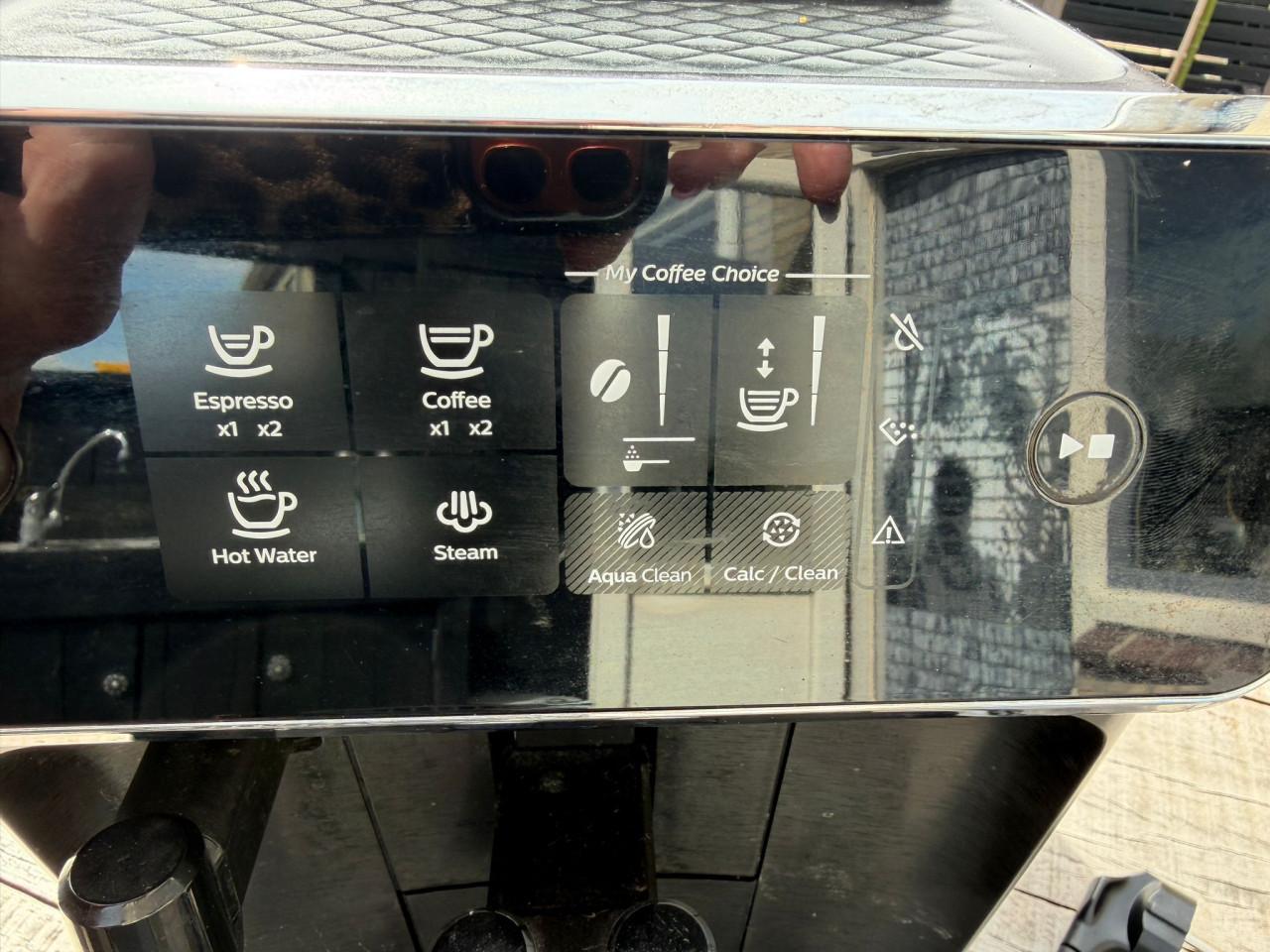 Koffiemachine Philips EP2220 ( gratis melkschuimer erbij)