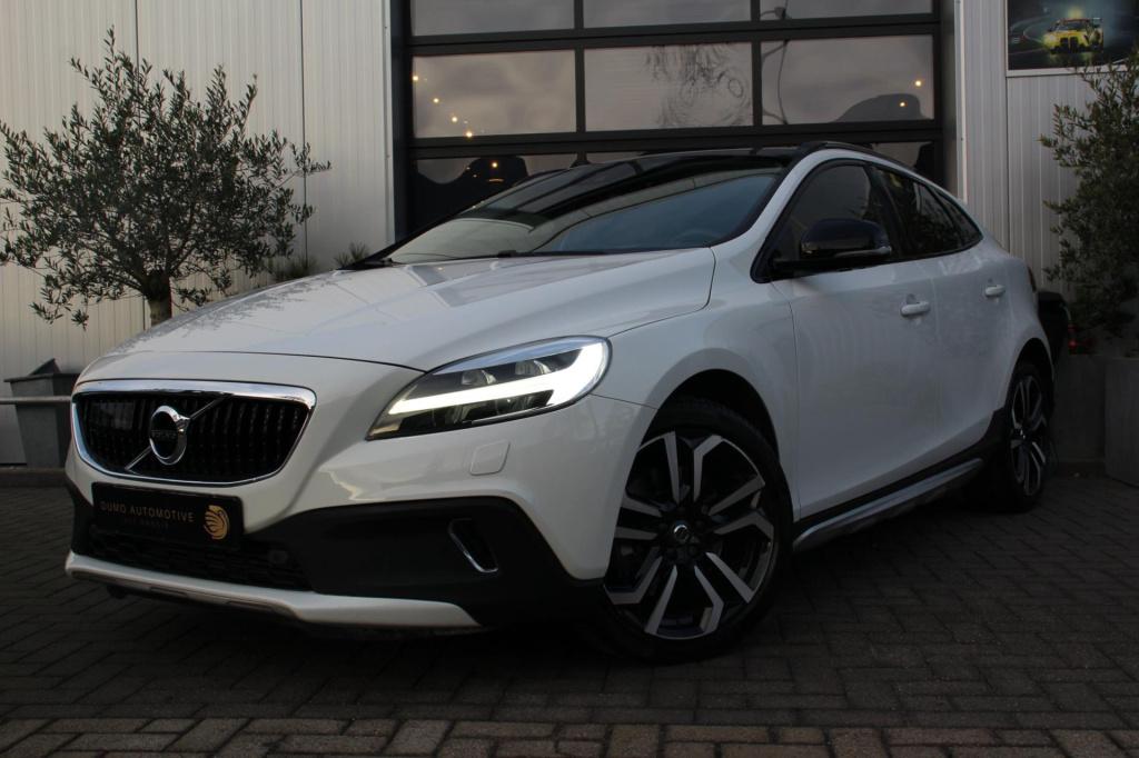 Volvo V40 cross country 2.0 t5 awd summum h&k - full options - panoramadak 