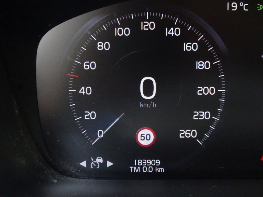 Volvo XC90 2.0 t8 twin engine awd momentum 7-pers | pano