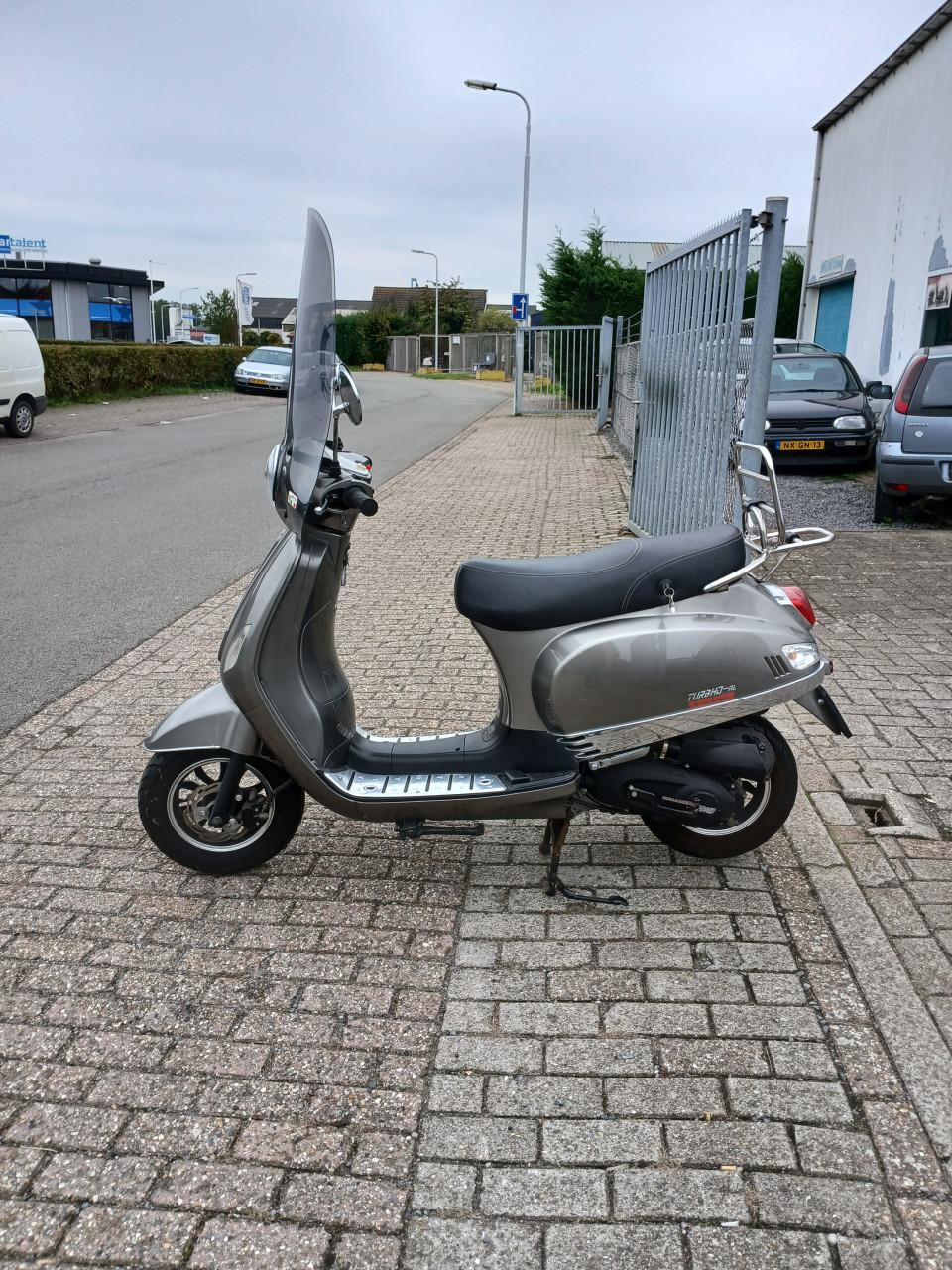 Turbho RL-50 scooter
