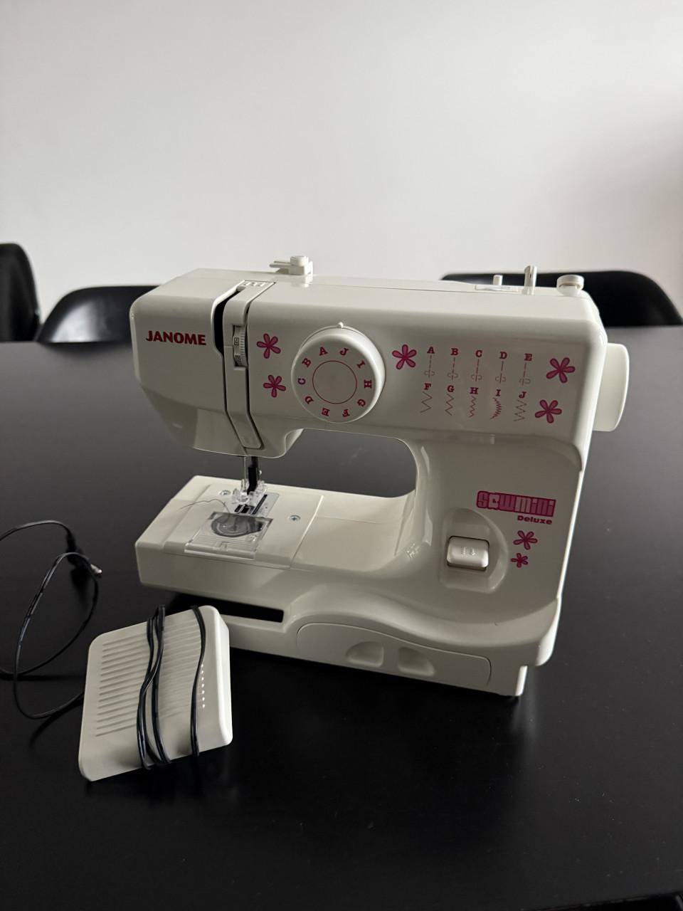 Kinder naaimachine Janome scwmini delux