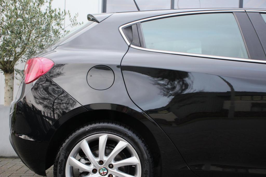 Alfa Romeo Giulietta 1.4 t turbo turismo - leder - sportiva - stoel verw - 
