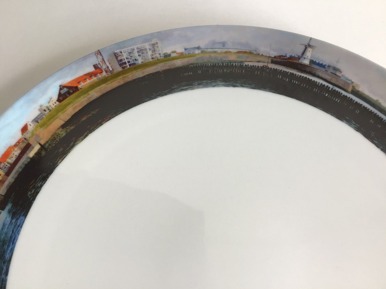 Bord 31 cm Taste of Art Jo Dumon Tak Vlissingen kust Panorama Walcheren
