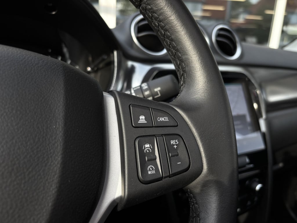 Suzuki Vitara 1.4 boosterjet style smart hybrid/ panoramadak