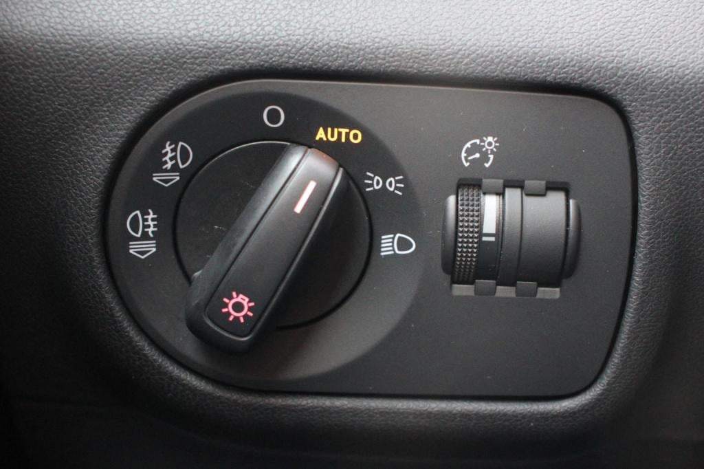 Audi A1 Sportback 1.4 tfsi s-line - stoelverwarming - parkeersensoren - 17 