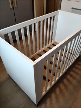 Ledikant met aerosleep matras en commode