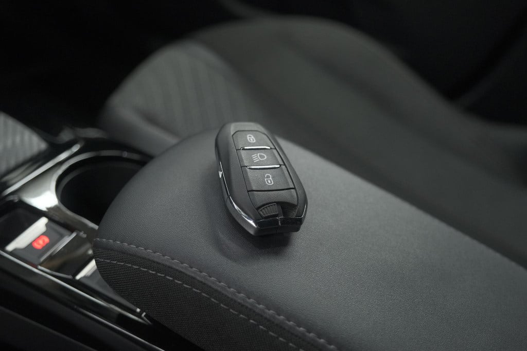 Peugeot 2008 hybrid 136 e-dcs6 allure | 360 camera | adaptieve cruise contr