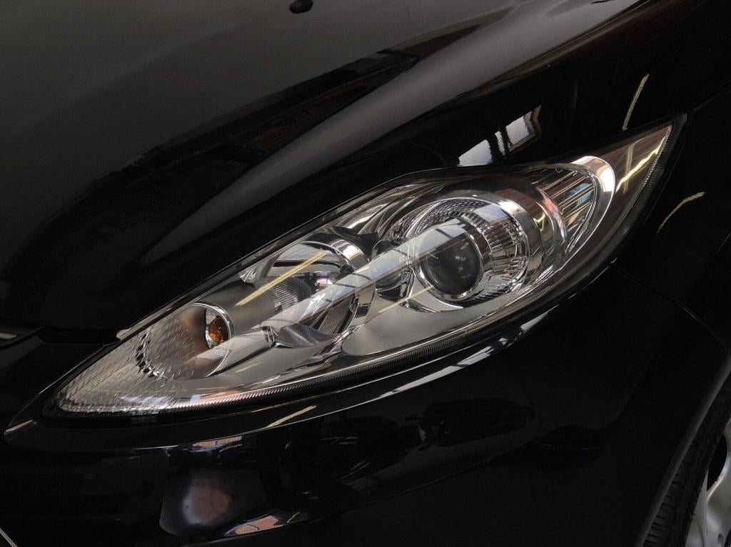 Ford Fiesta 1.25 titanium / keyless / cruisecontrol / nieuwe distriebutieri