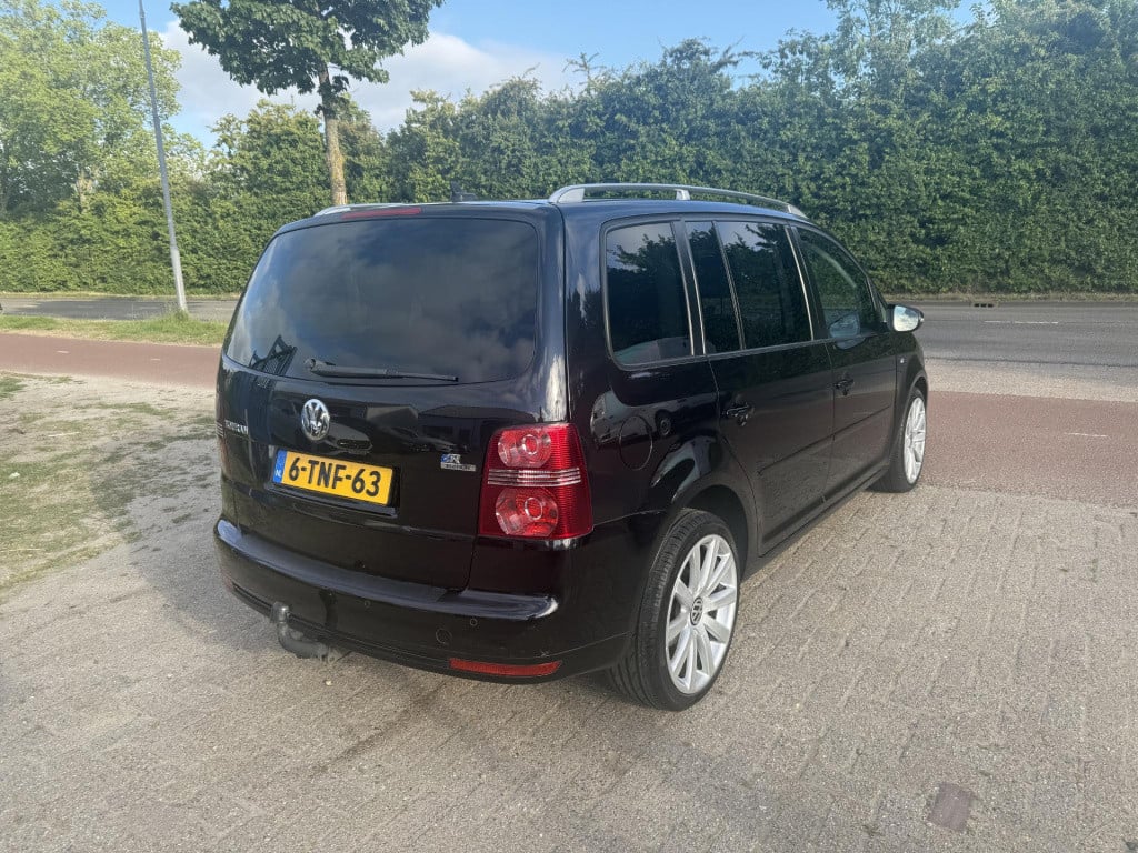 Volkswagen Touran 1.4 tsi highline automaat clima stoelverwarming