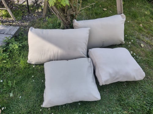 Prachtige beige loungeset kussens, tuinset kussens. Ecru.