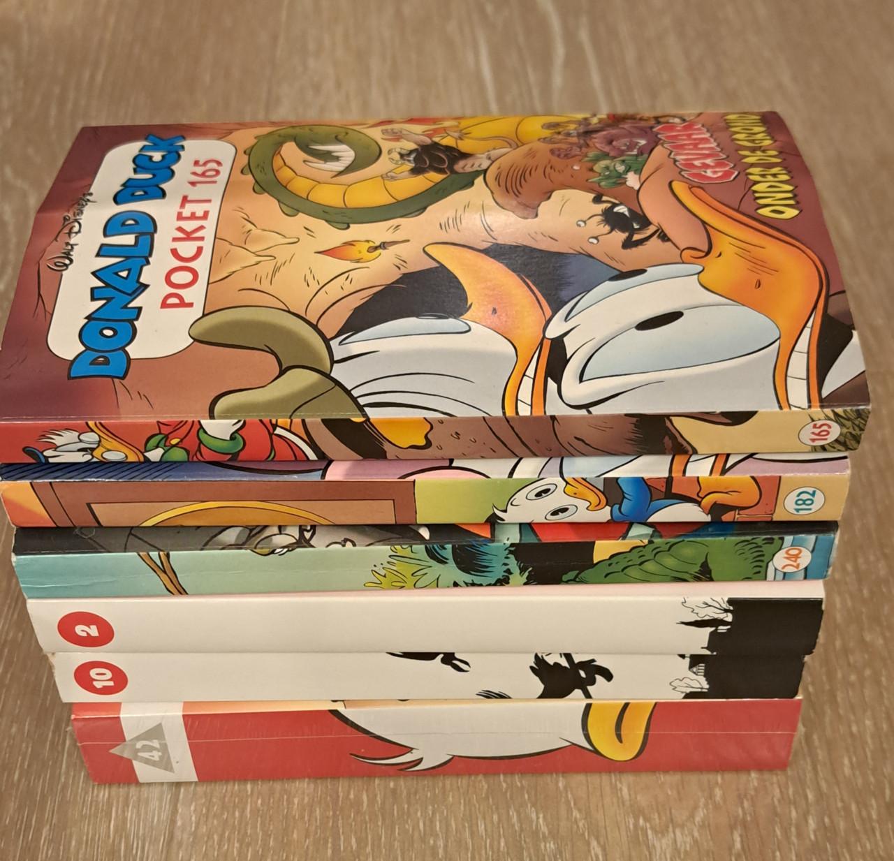Veel Donald Duck weekbladen,  jaargangen,  pockets en extra's