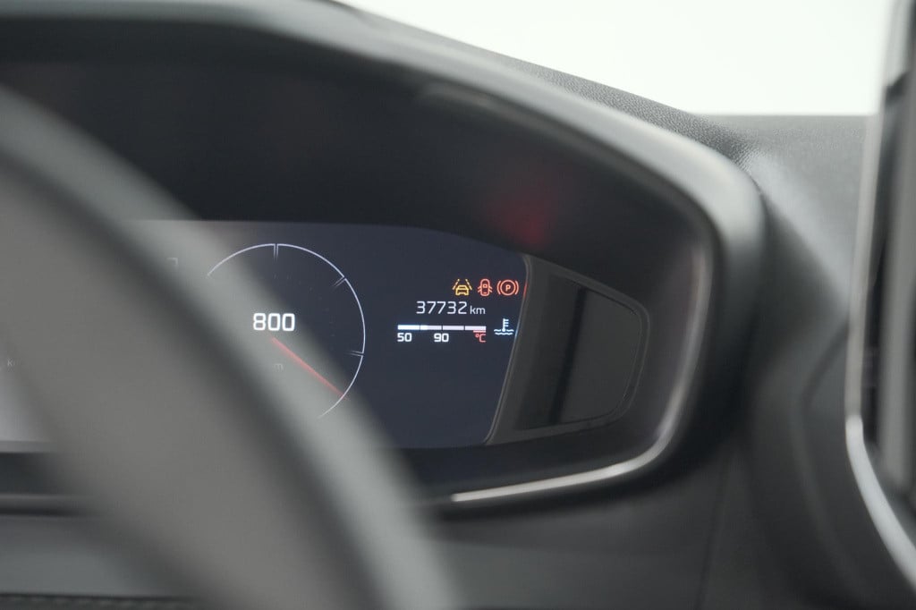 Peugeot 2008 puretech 130 eat8 blue lease allure | camera | navigatie | par