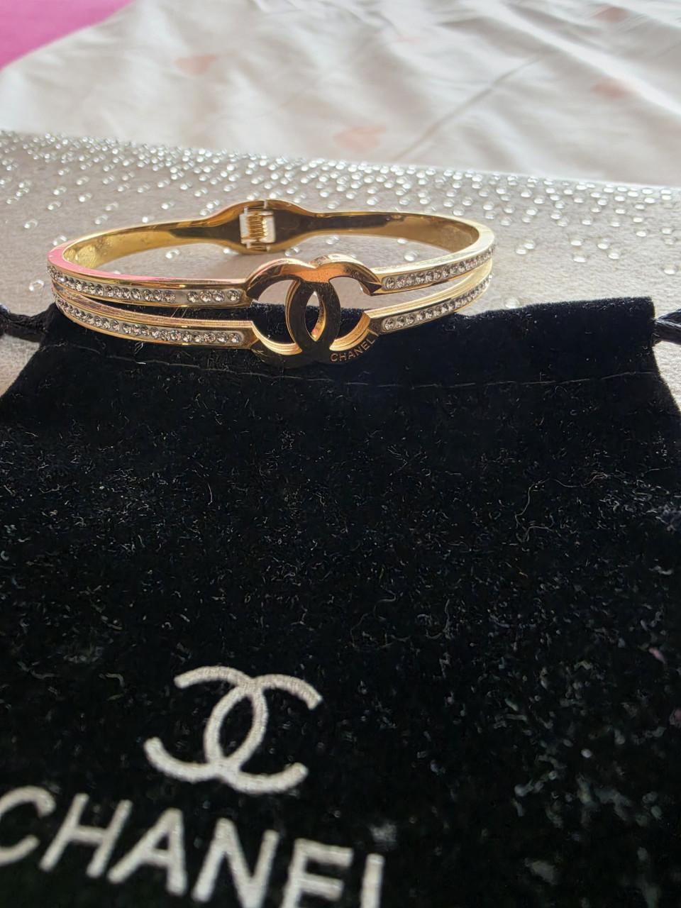 Chanel armband !!