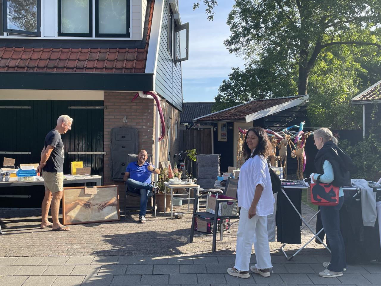 Zeer groot aanbod legerkleding - Mega Rommelroute Wemeldinge Zat. 5 Sept