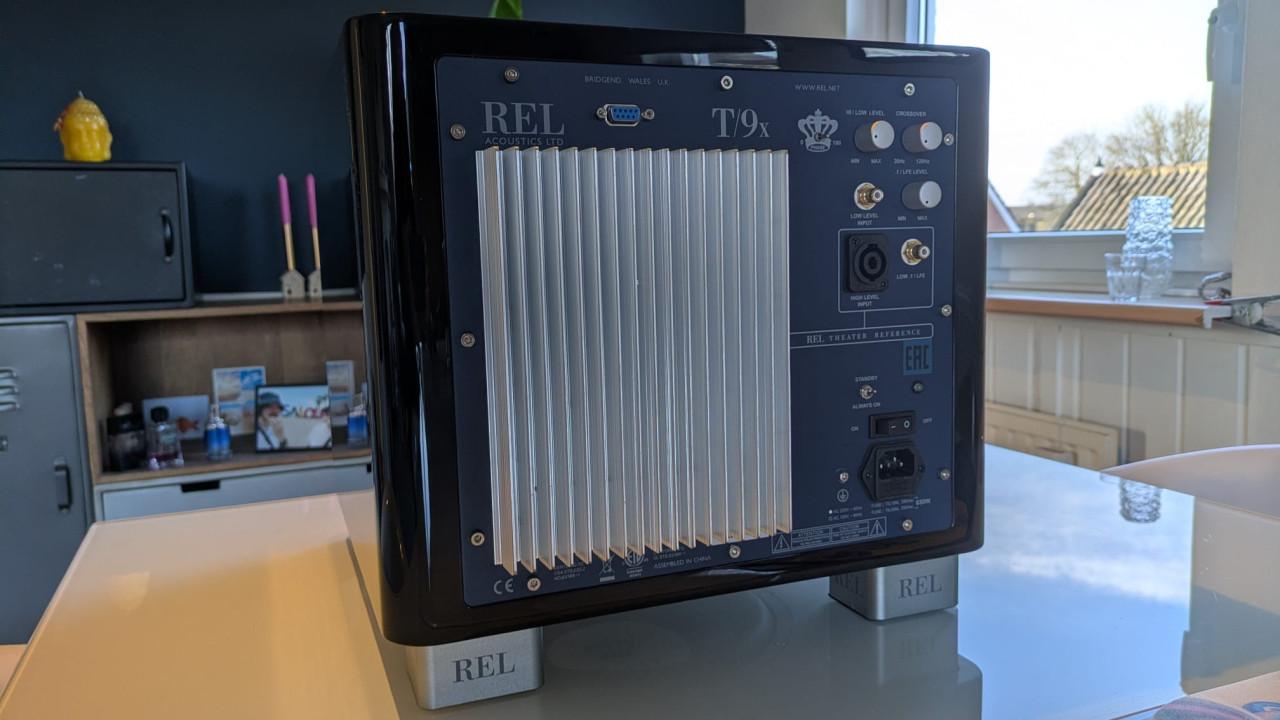 REL T/9x top subwoofer