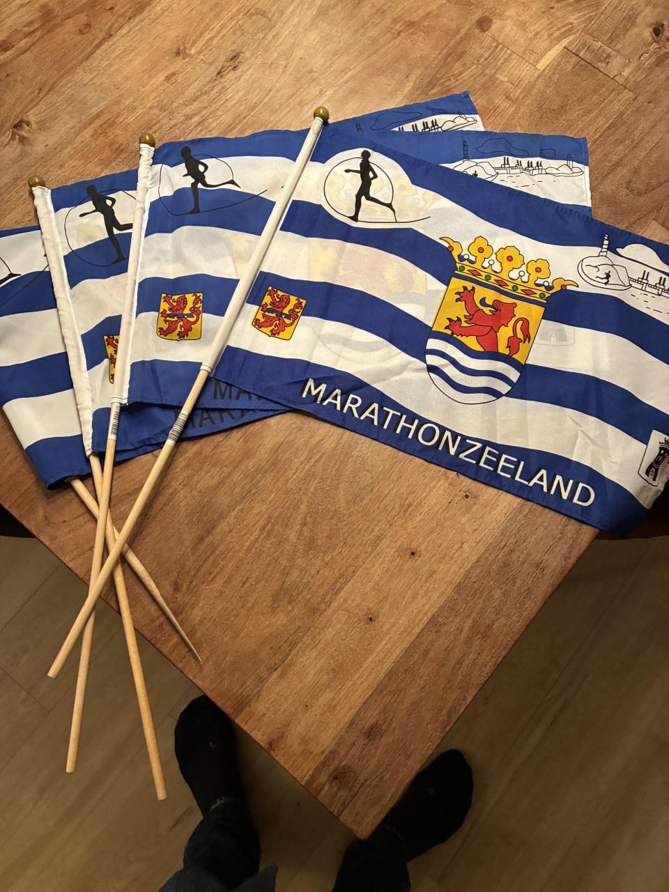 4 Zeeuwse marathon vlaggetjes