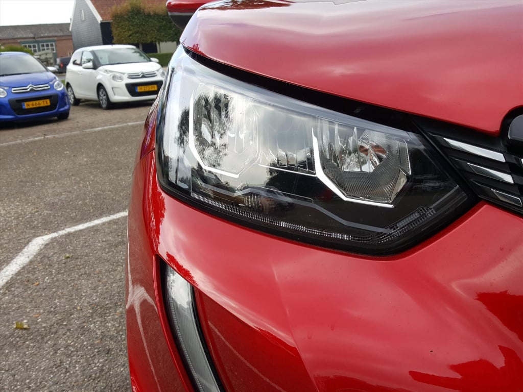 Peugeot 2008 allure pack 1.2 pt-130pk trekhaak | apple carplay & android au