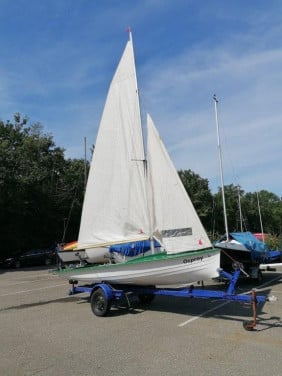 Open zeilboot Osprey incl. trailer - project