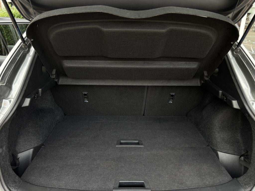 Nissan Qashqai 1.6 n-connecta | 164pk | 1500kg trekgewicht | 360* camera | 
