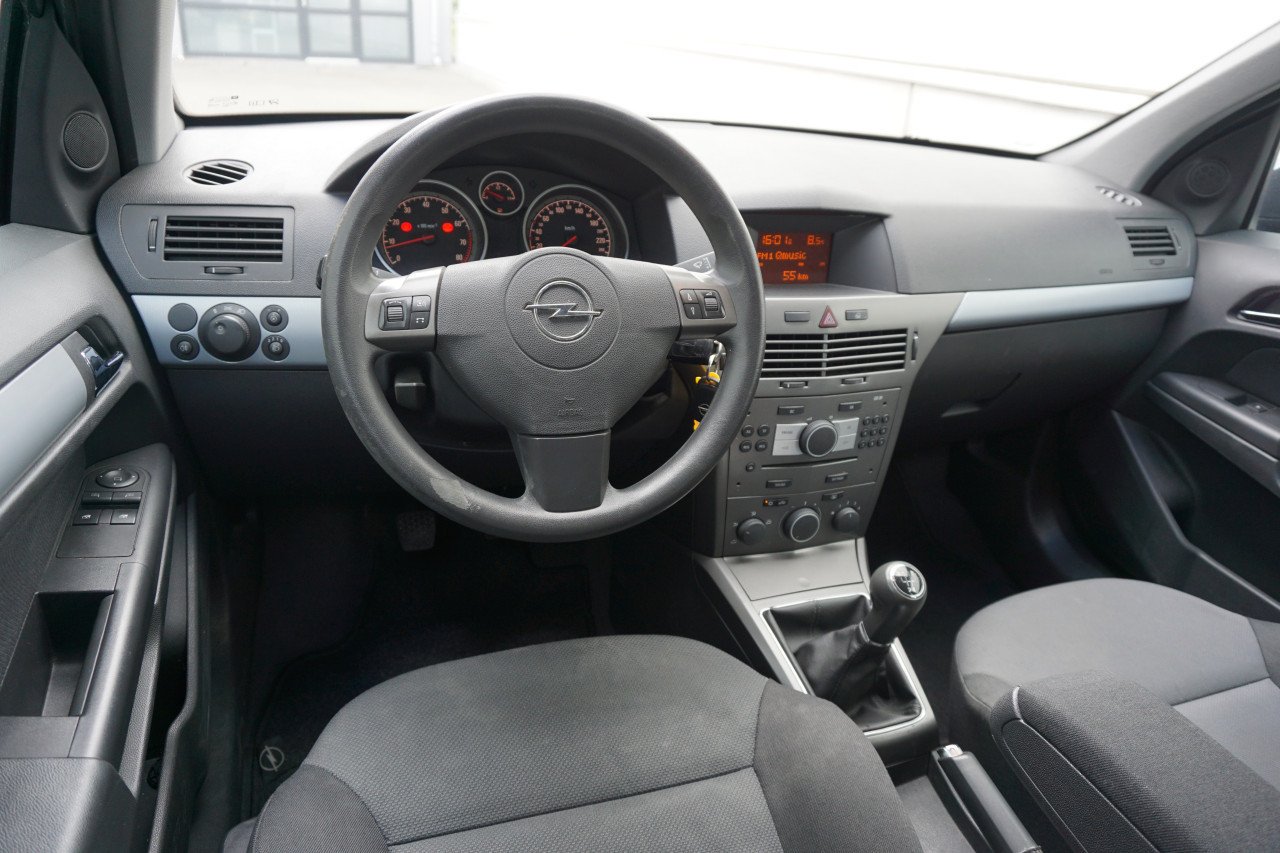 Opel Astra 1.4 Edition - Airco / Elekt. ramen / Cruise / Trekhaak / NAP