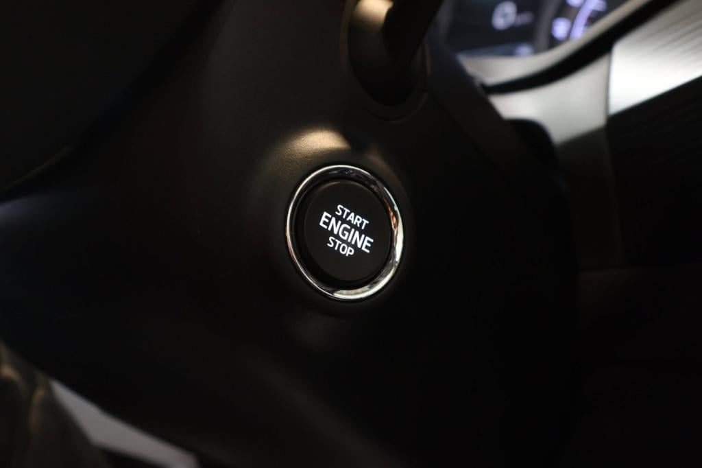 Skoda Kodiaq 1.5 tsi business edition nl auto, trekhaak, stoel en stuur ver