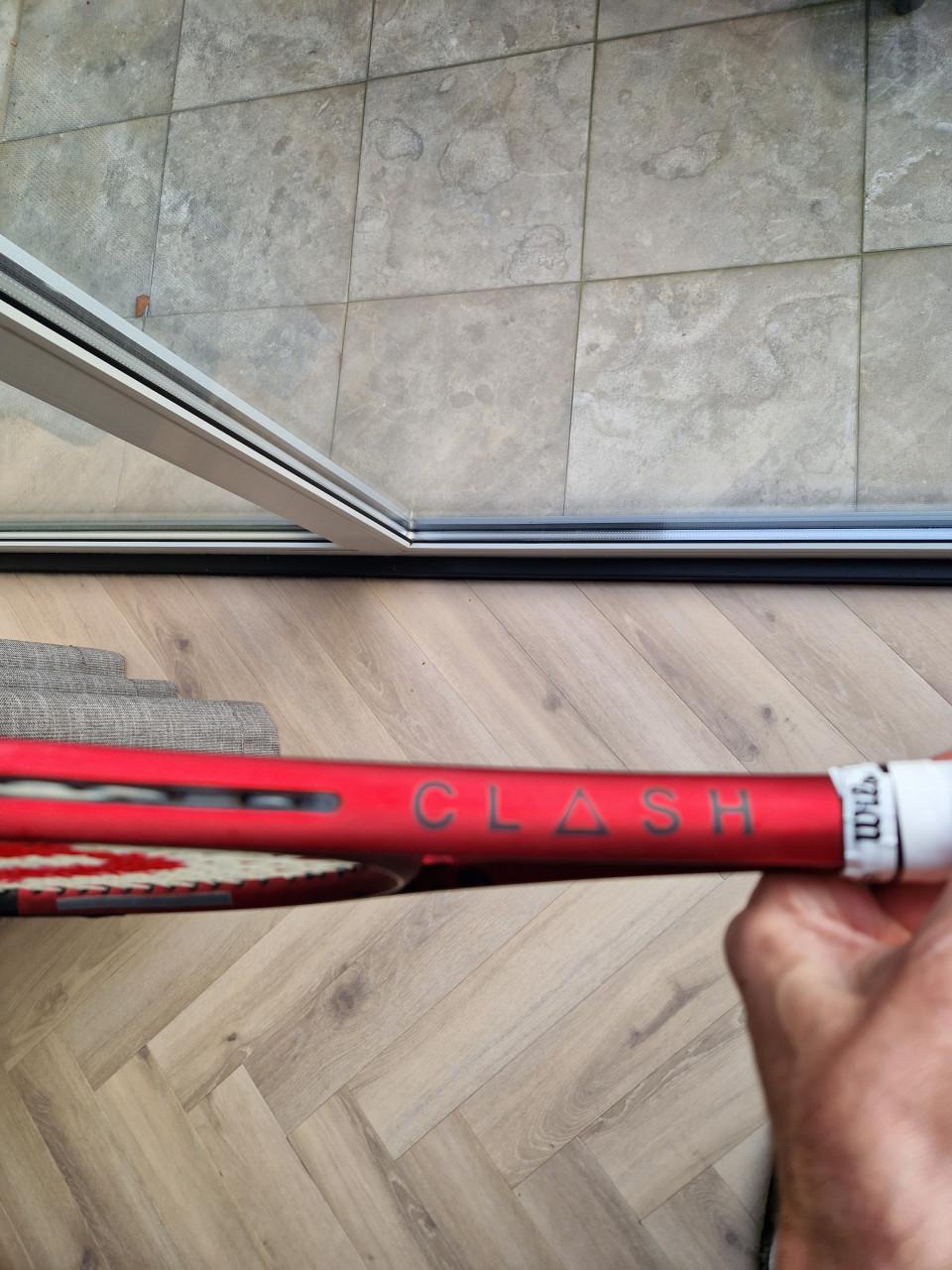 Wilson Tennisracket Clash 100UL V2 - 265 Gram OF L 280 gram!