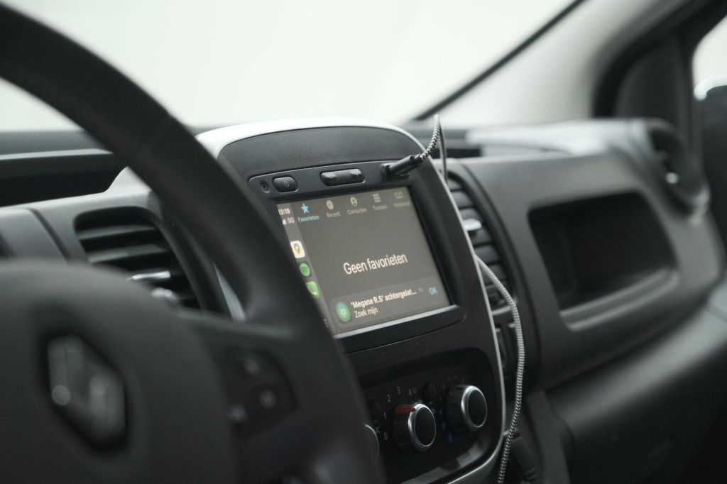 Renault Trafic 2.0 dci 120 t27 l1h1 work edition | trekhaak | apple carplay