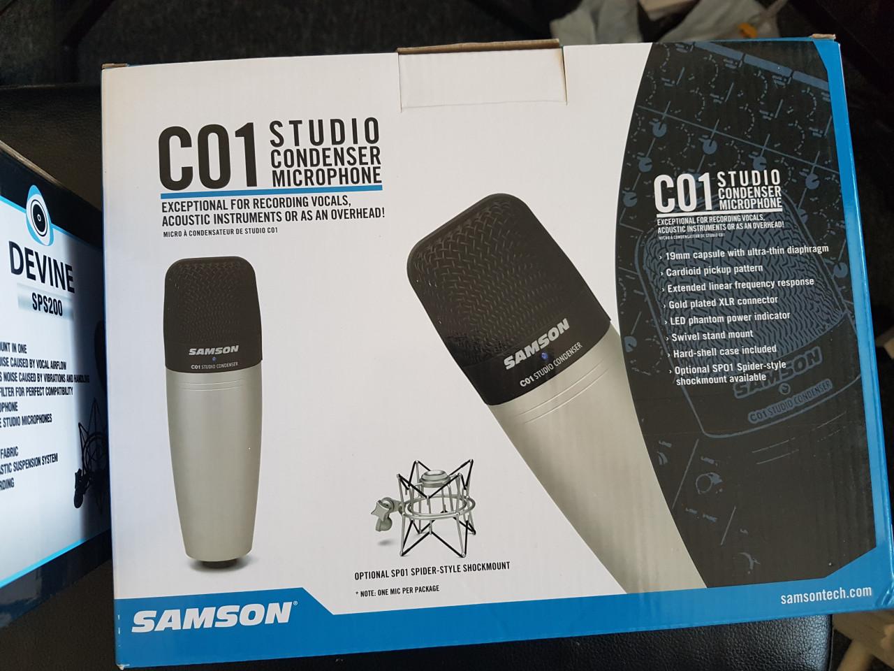 C01 Condensator microfoon ,  inclusief shock mount en popfilter. Z.G.A.N.