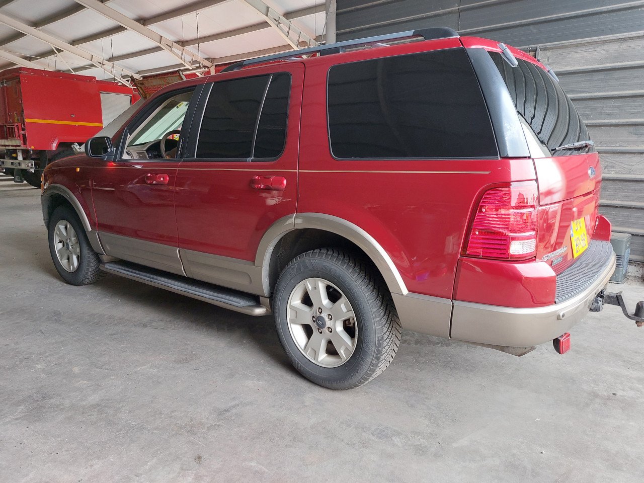 Ford Explorer V8 Jeep